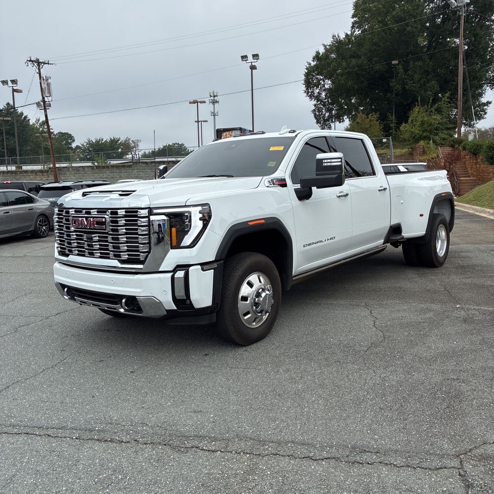 2025 GMC Sierra 3500HD Denali