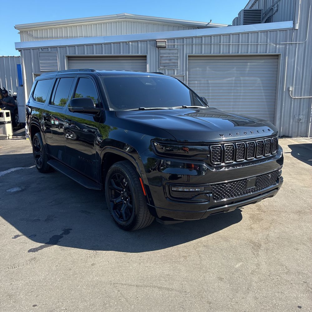2025 Jeep Wagoneer L Series II Carbide 4x4