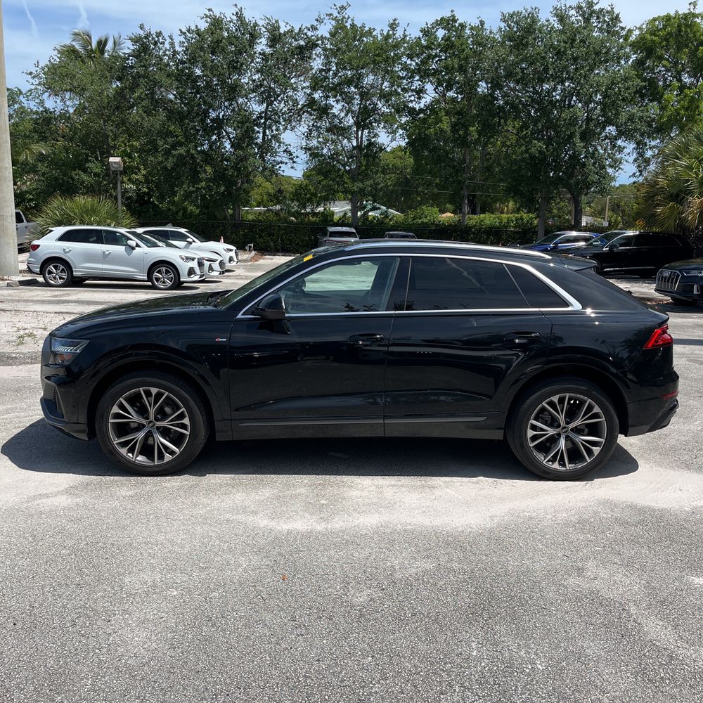 2023 Audi Q8 Premium Plus