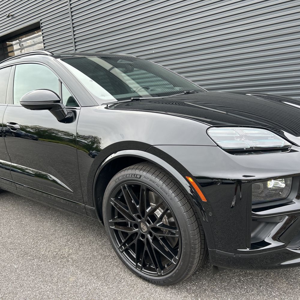 2025 Porsche Macan EV Turbo
