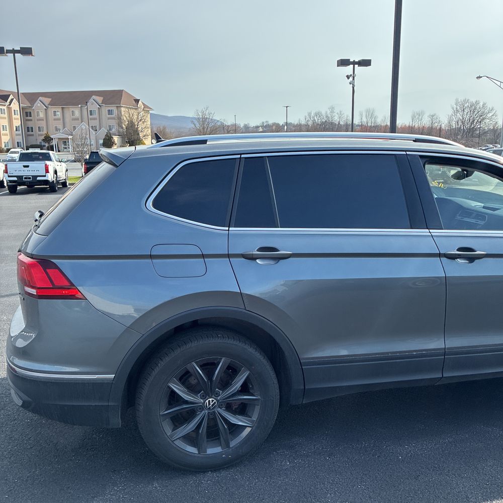 2022 Volkswagen Tiguan SE 4Motion photo 10
