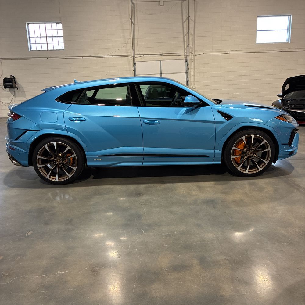 2023 Lamborghini Urus S