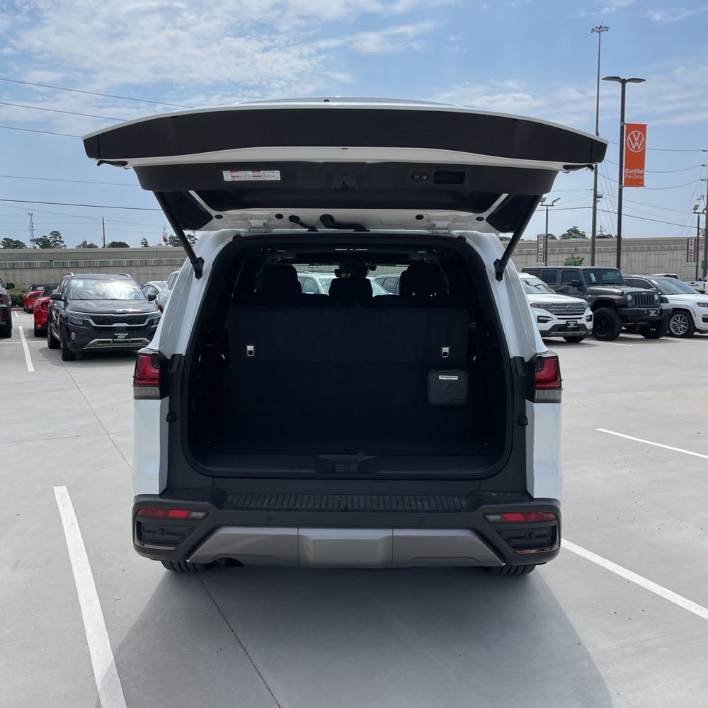 2024 Lexus LX 600 Luxury
