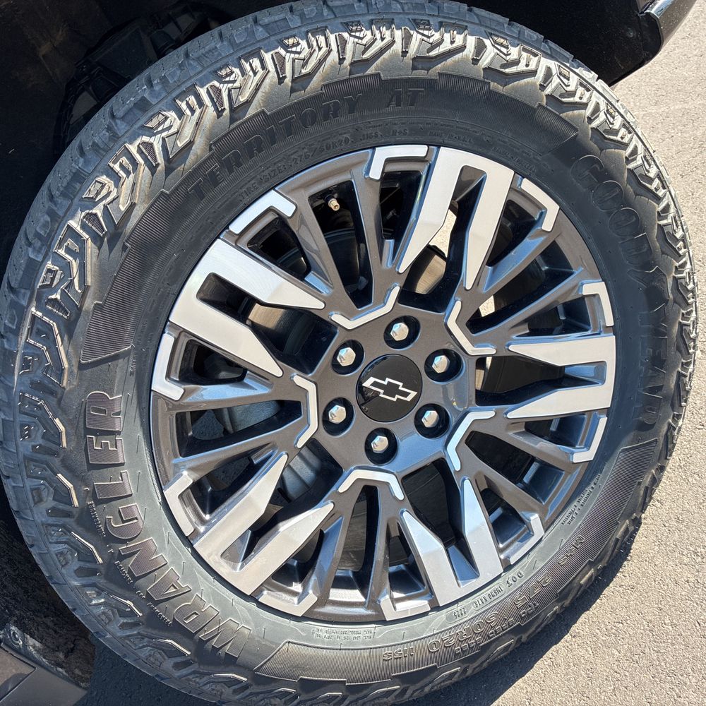 2025 Chevrolet Suburban Z71
