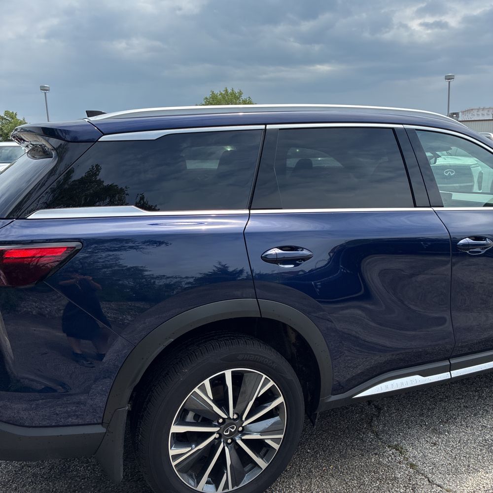 2026 INFINITI QX60 LUXE photo 9