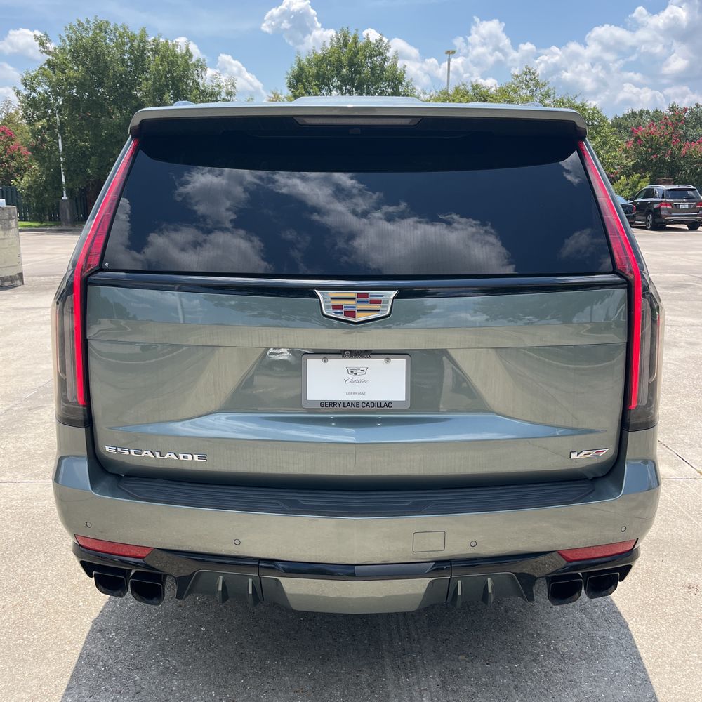 2023 Cadillac Escalade-V ESV Base