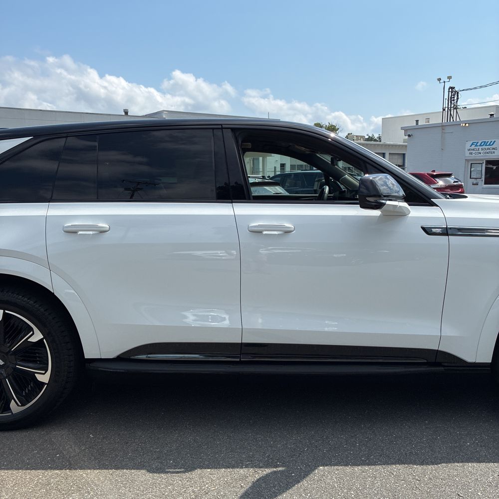 2025 Cadillac Escalade IQ Sport 2