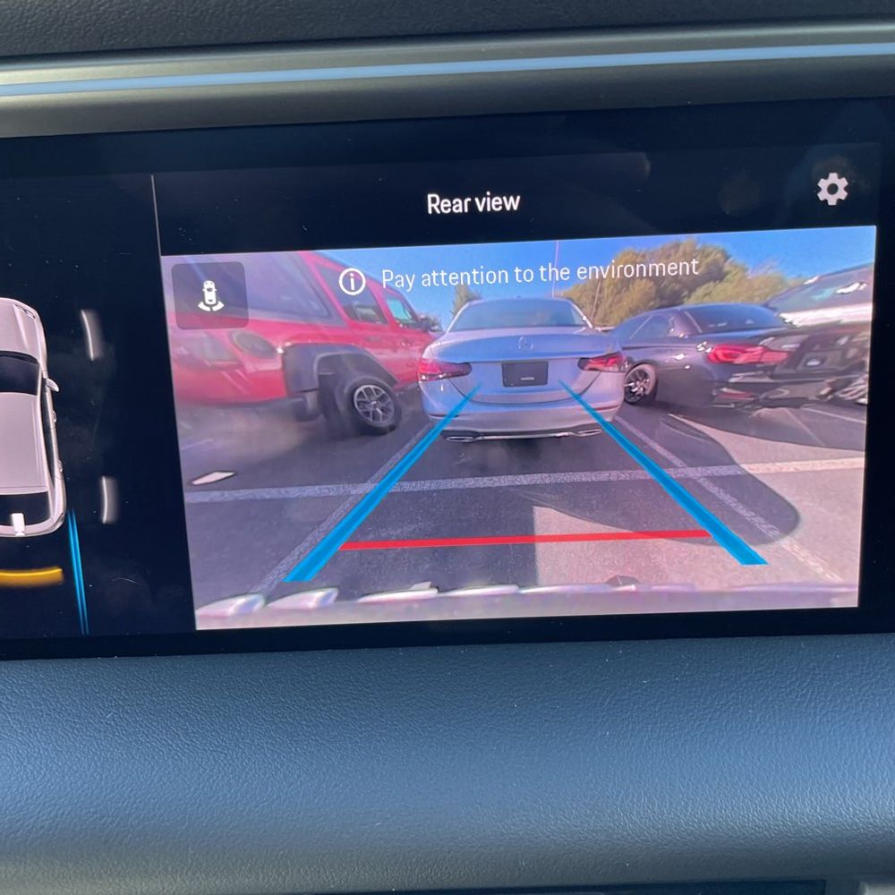 2025 Porsche Macan EV 4