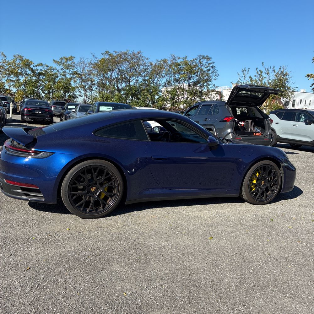 2020 Porsche 911 Carrera