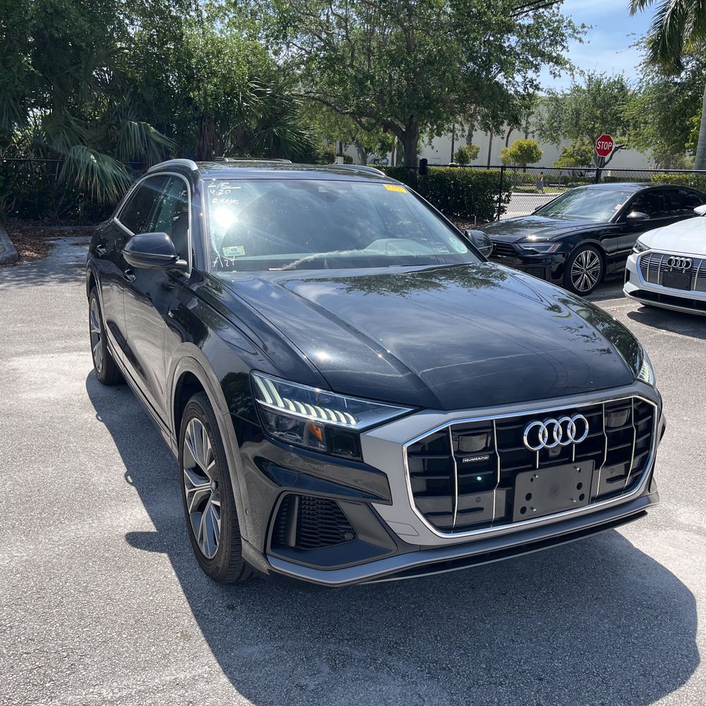 2023 Audi Q8 Premium Plus