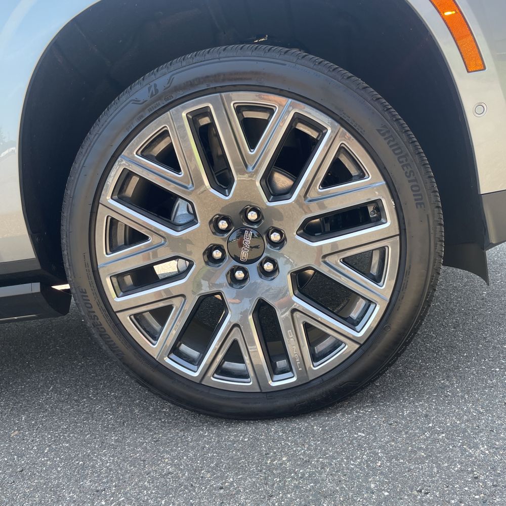 2025 GMC Yukon Denali Ultimate