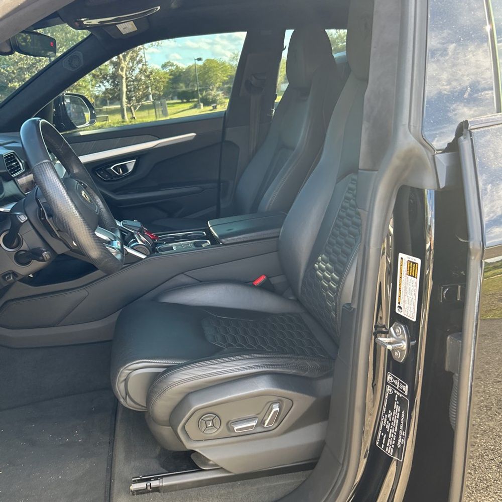 2019 Lamborghini Urus