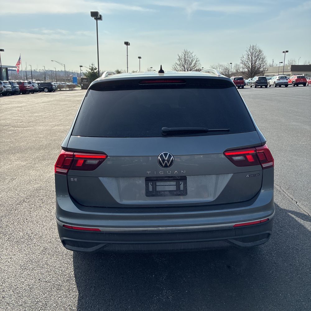 2022 Volkswagen Tiguan SE 4Motion photo 8