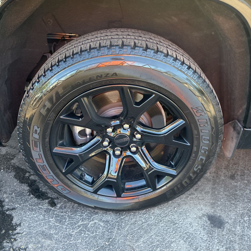 2025 Jeep Wagoneer L Series II Carbide 4x4