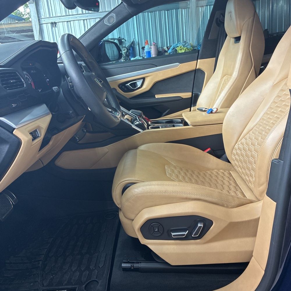 2020 Lamborghini Urus