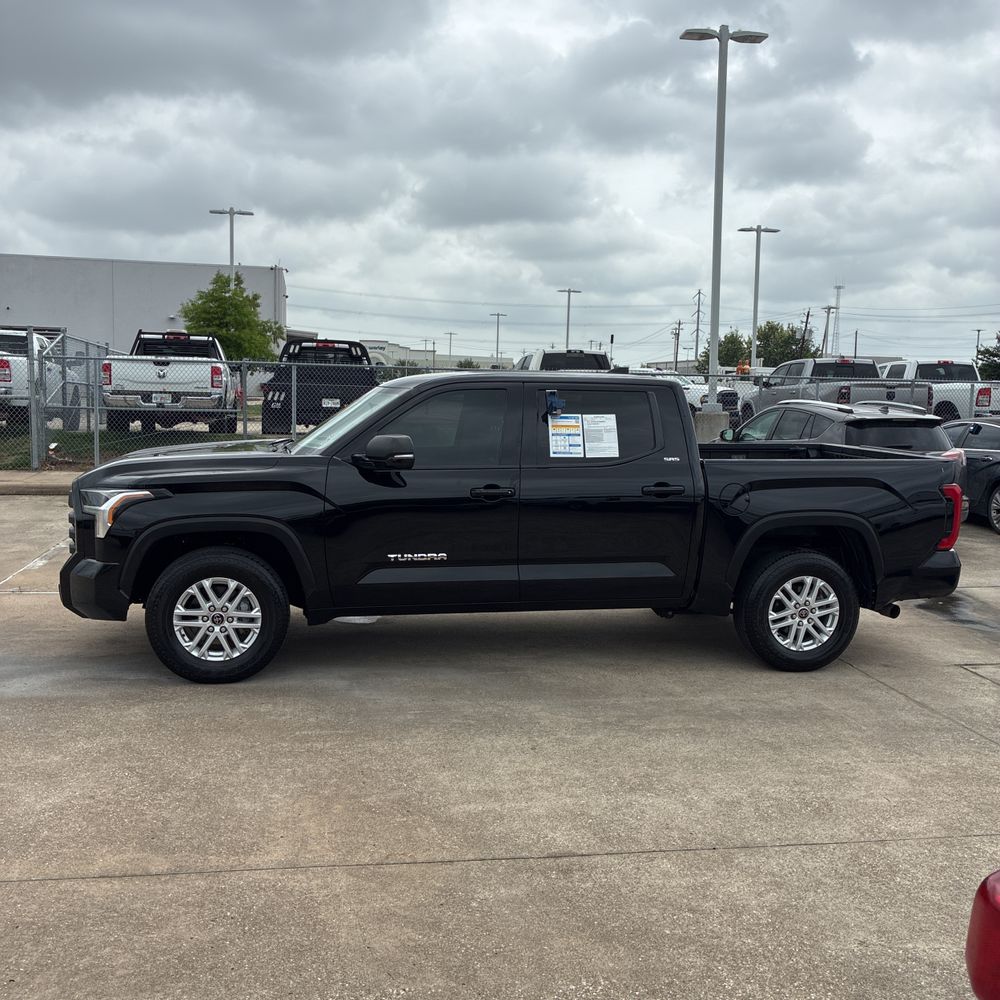 2022 Toyota Tundra SR5 photo 4