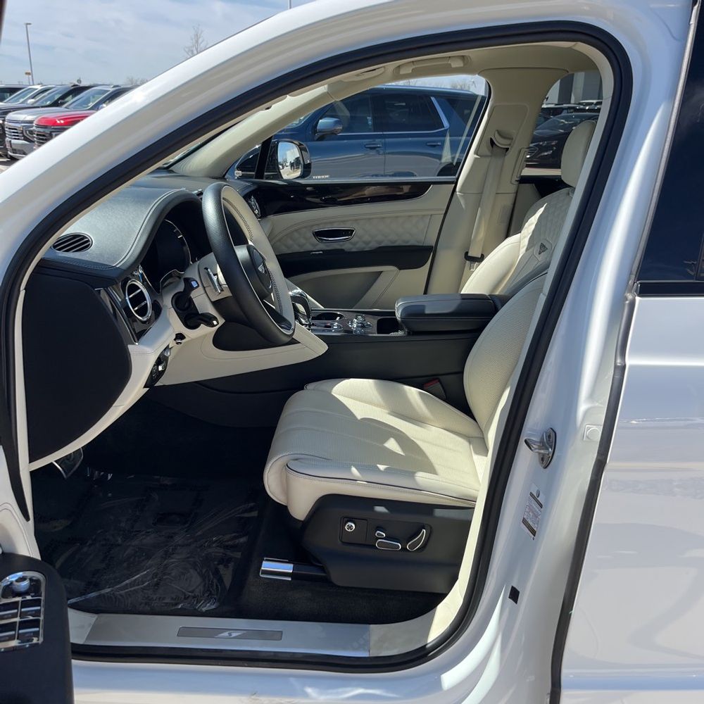2022 Bentley Bentayga V8