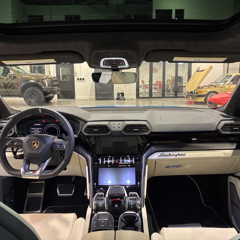 2023 Lamborghini Urus S