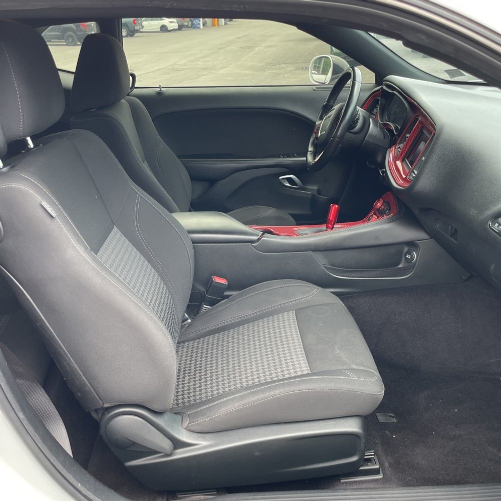 2018 Dodge Challenger R/T photo 33
