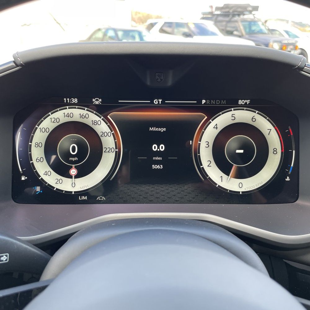 2025 Aston Martin DBX 707