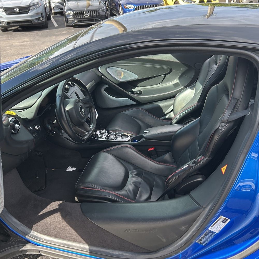 2021 McLaren GT  2D Coupe