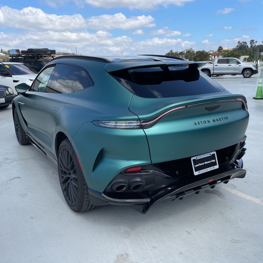 2025 Aston Martin DBX 707