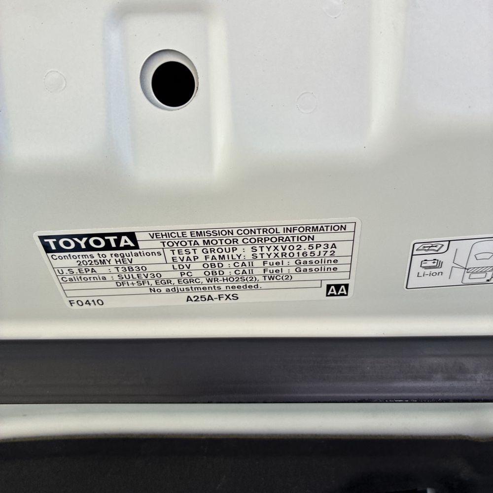 2025 Toyota Camry SE