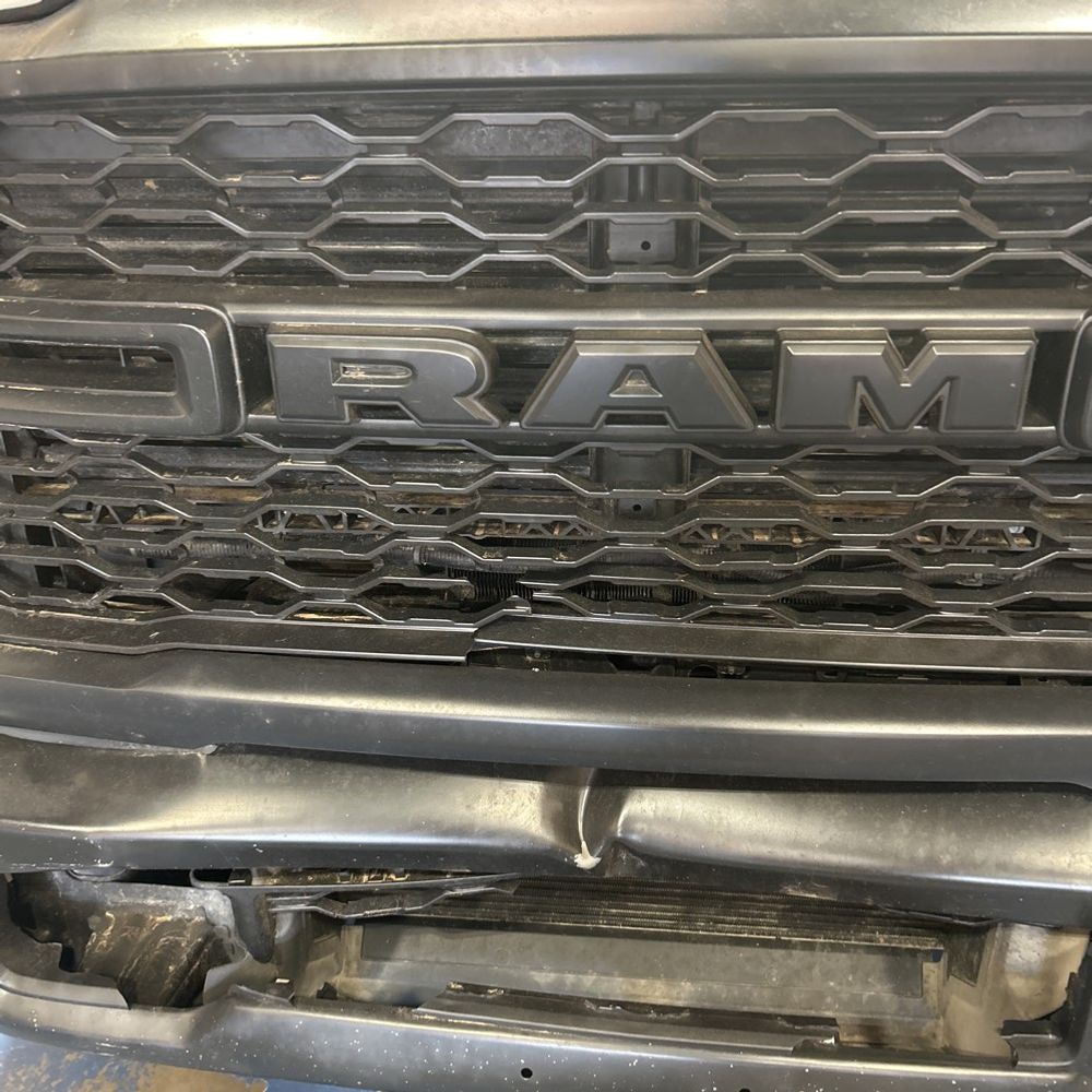 2024 Ram 3500 Chassis Tradesman/SLT/Laramie/Limited