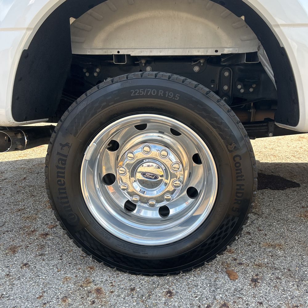 2025 Ford F-450 Super Duty Platinum