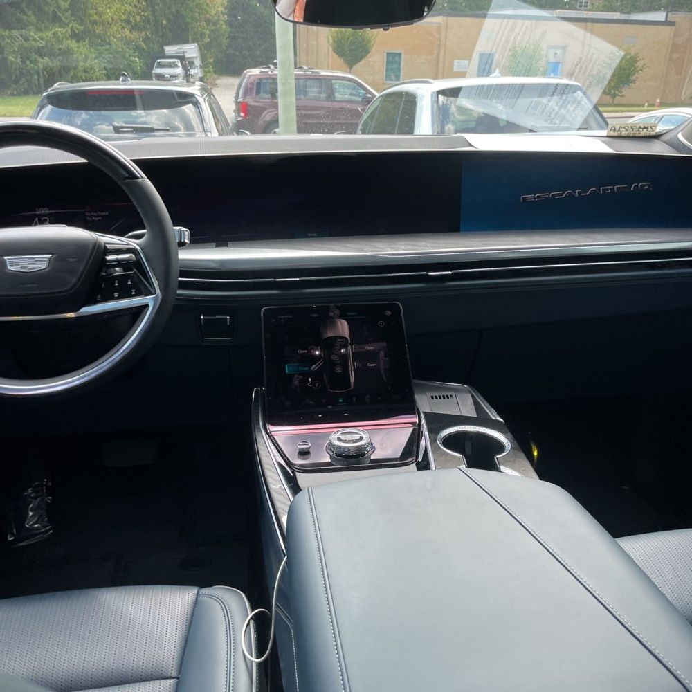 2025 Cadillac Escalade IQ Sport 2