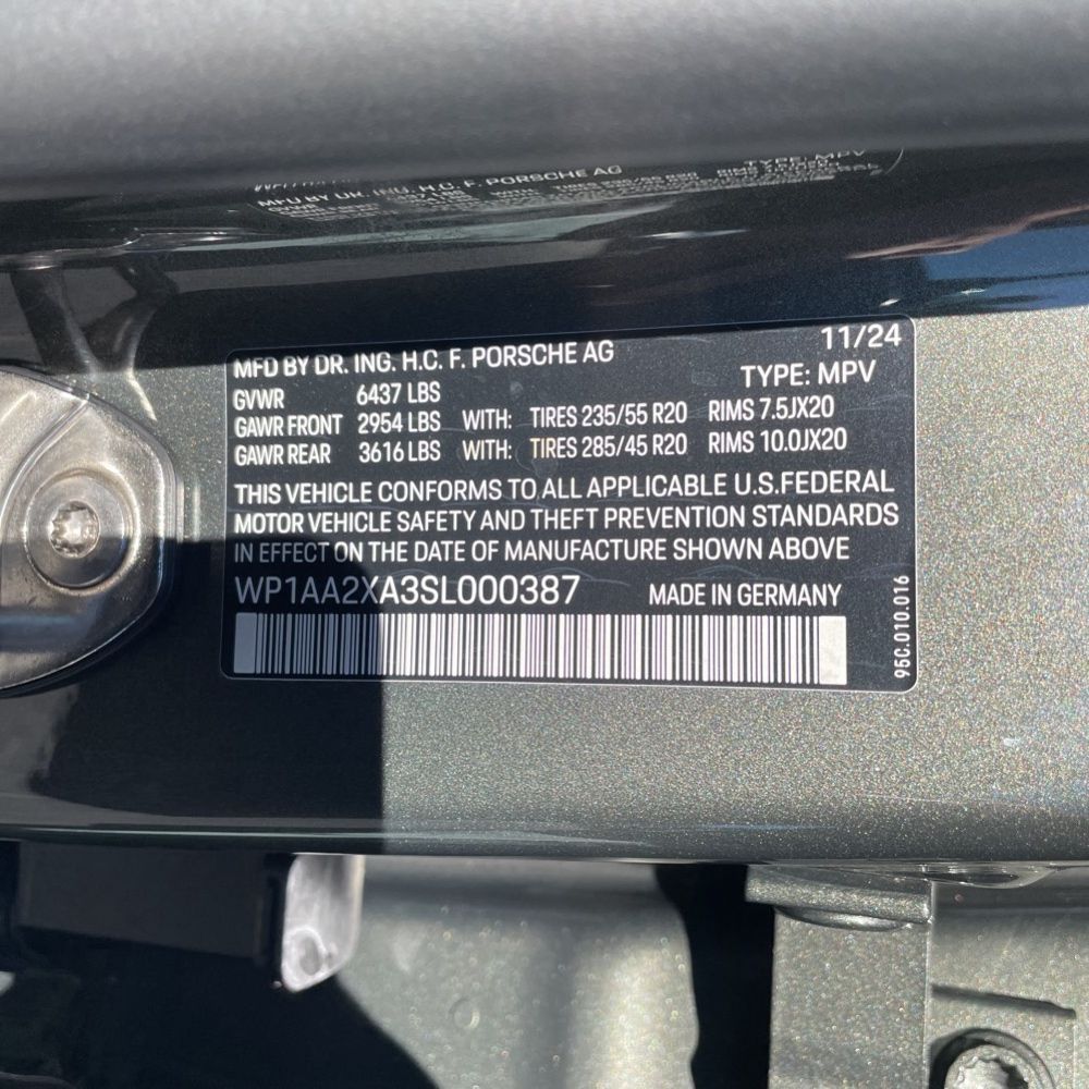 2025 Porsche Macan EV 4