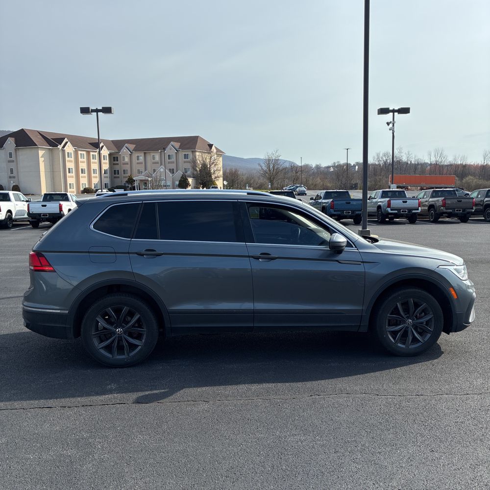 2022 Volkswagen Tiguan SE 4Motion photo 11