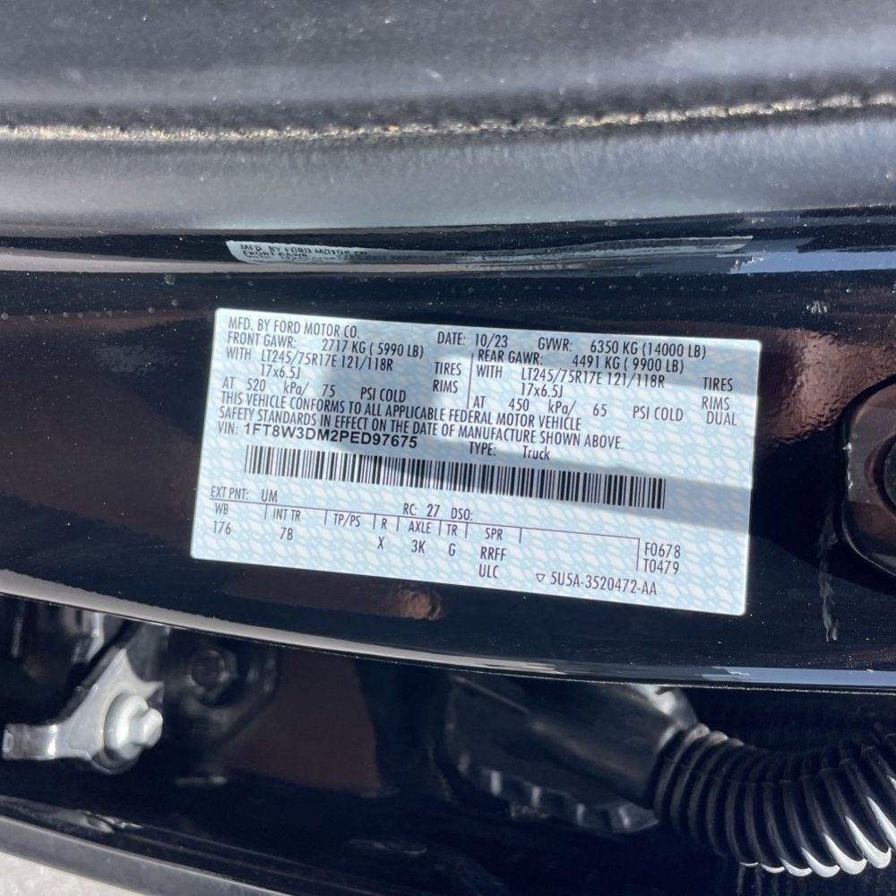 2023 Ford F-350 Super Duty Platinum