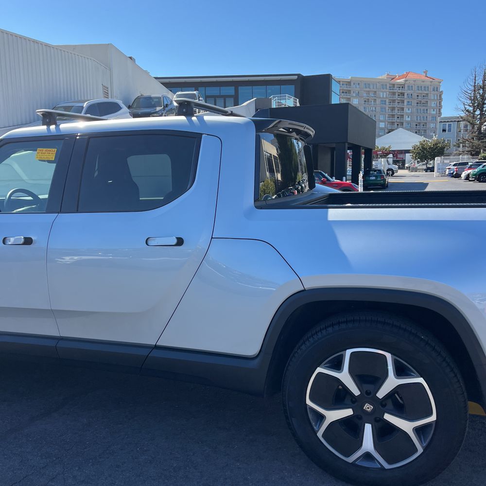2024 Rivian R1T Adventure Dual-Motor