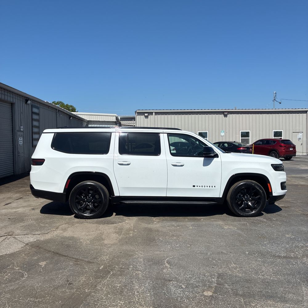 2025 Jeep Wagoneer L Series II Carbide 4x4