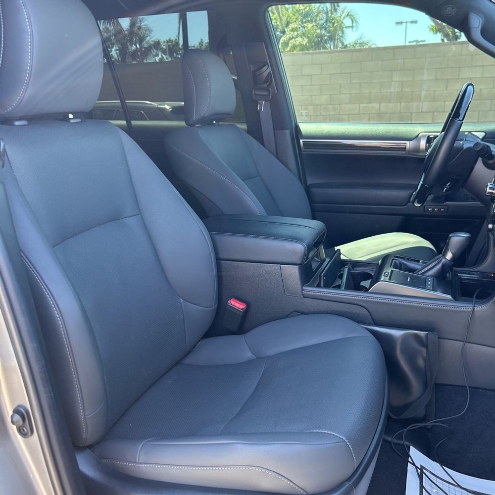2023 Lexus GX 460 Base