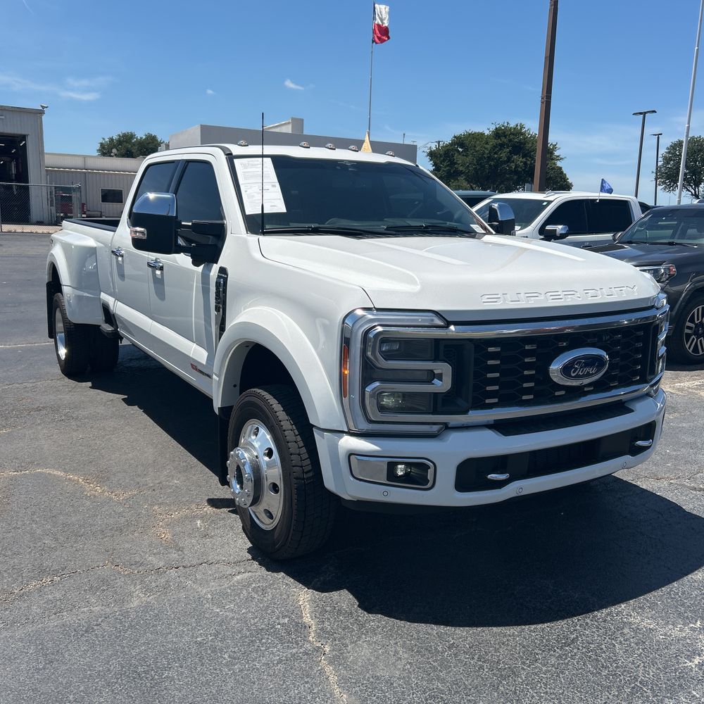 2023 Ford F-450 Super Duty Platinum