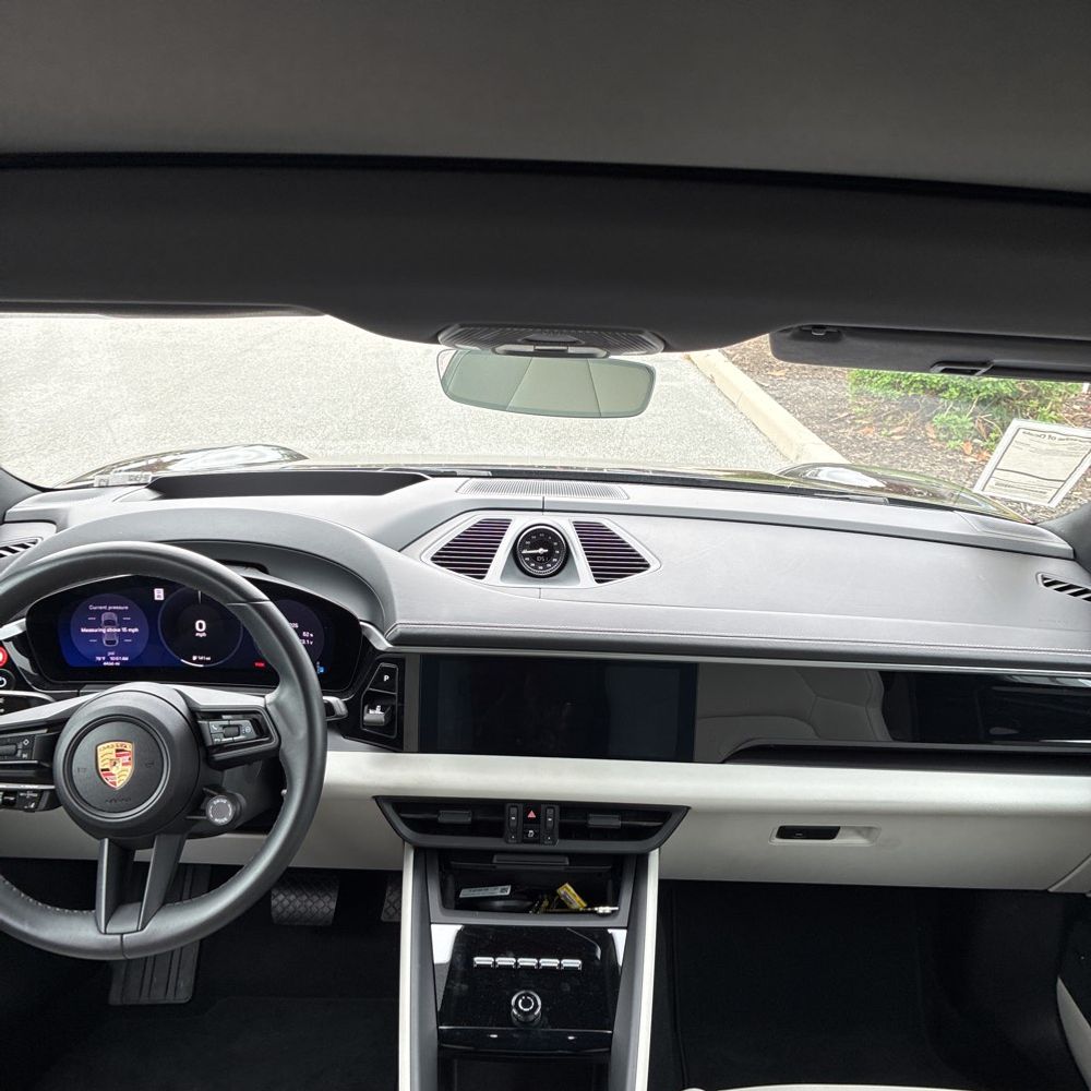 2024 Porsche Macan EV 4
