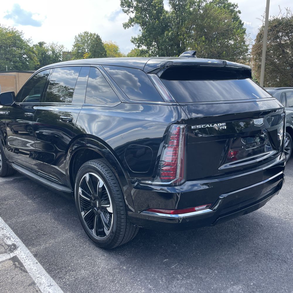 2025 Cadillac Escalade IQ Sport 2