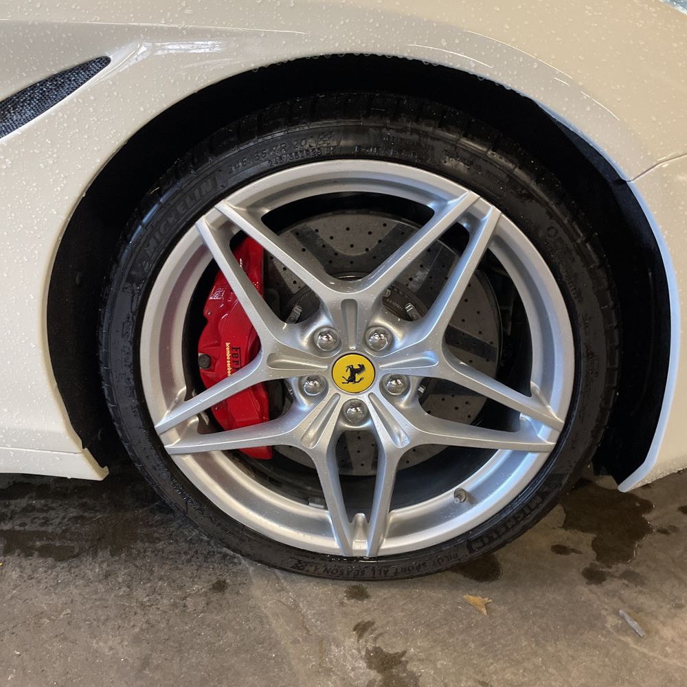 2017 Ferrari California T Base