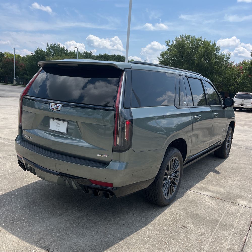2023 Cadillac Escalade-V ESV Base