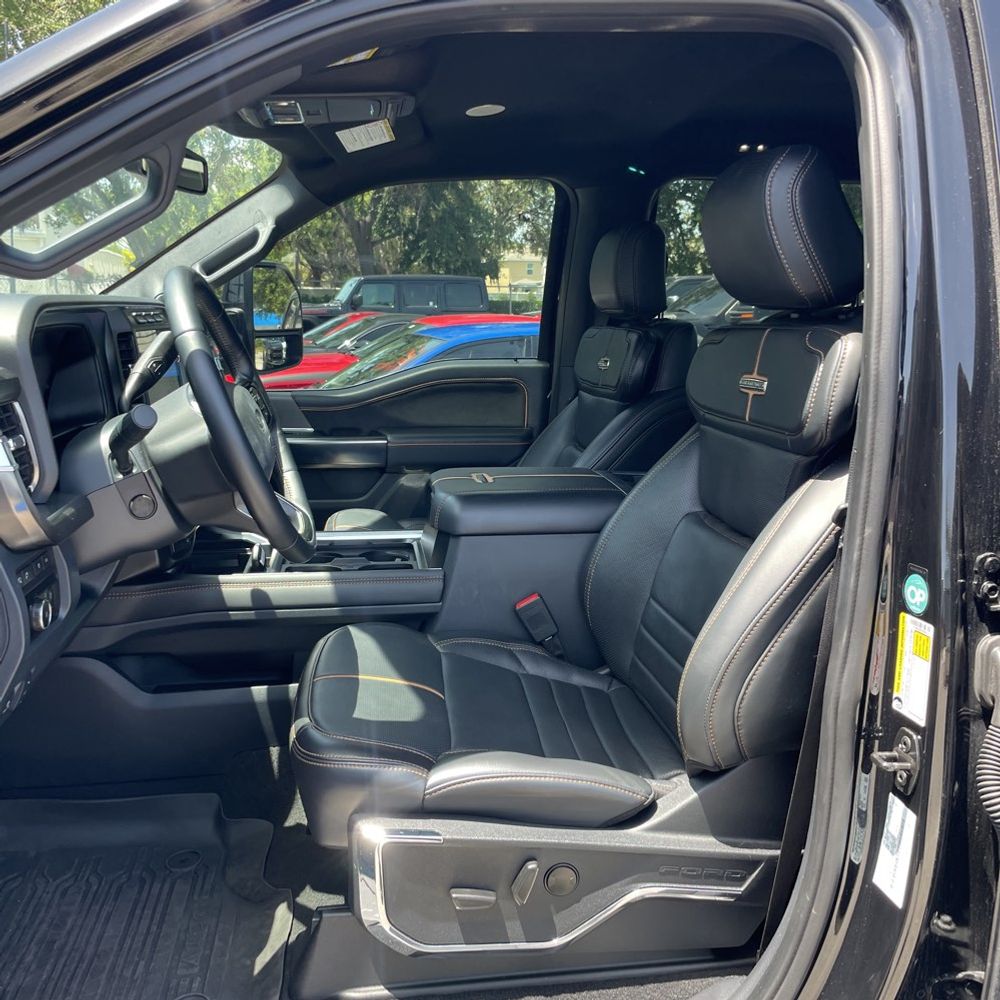 2023 Ford F-350 Super Duty Platinum