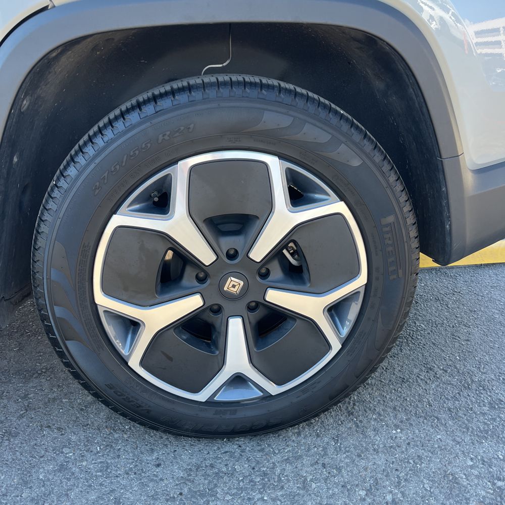 2024 Rivian R1T Adventure Dual-Motor