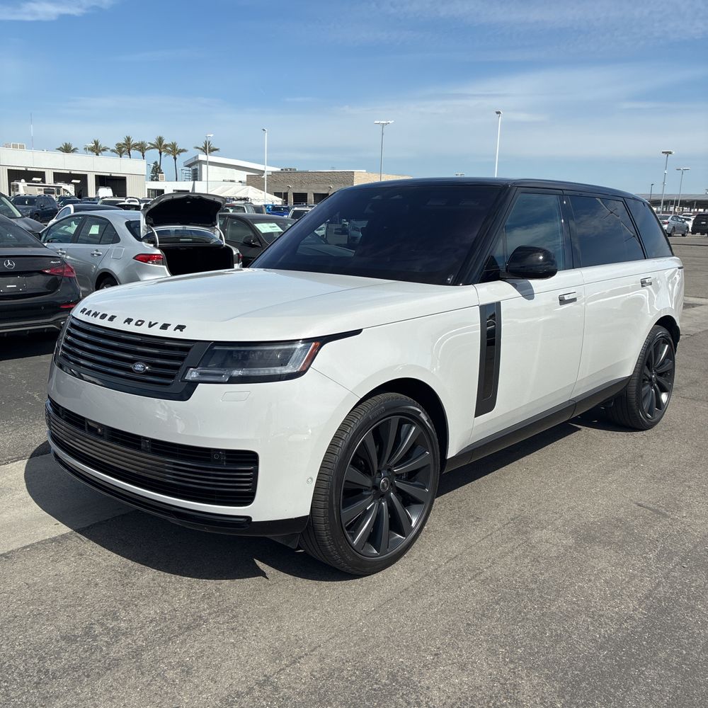 2023 Land Rover Range Rover P530 SV LWB