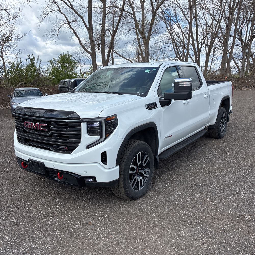 2025 GMC Sierra 1500 AT4