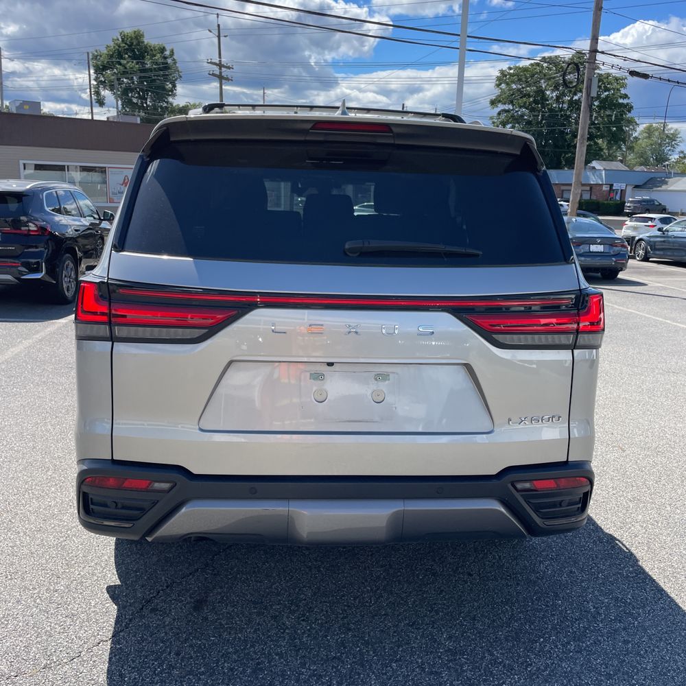 2023 Lexus LX 600 Luxury