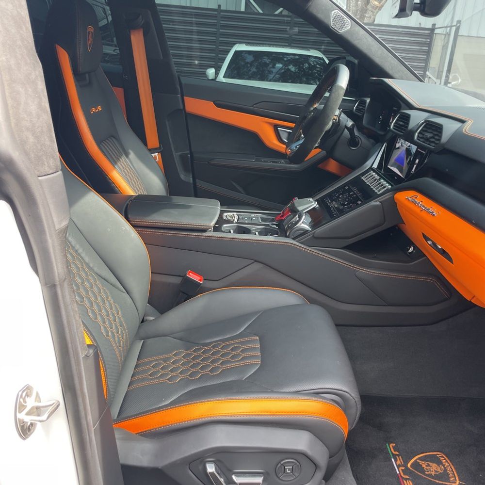 2023 Lamborghini Urus S