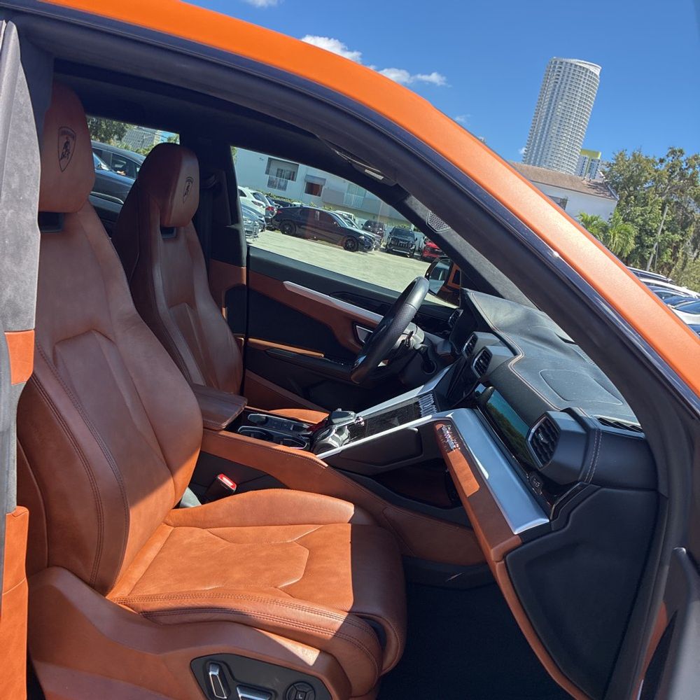 2019 Lamborghini Urus
