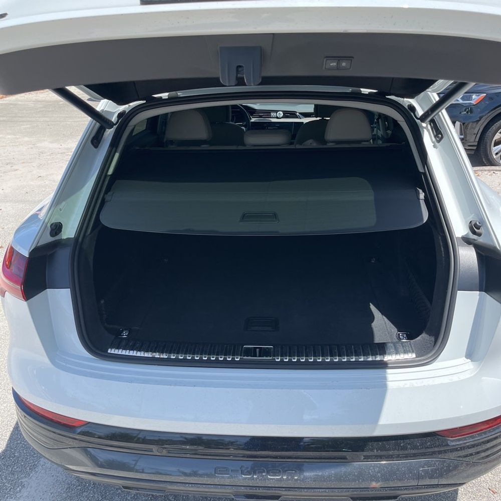 2024 Audi Q8 e-tron quattro Premium Plus