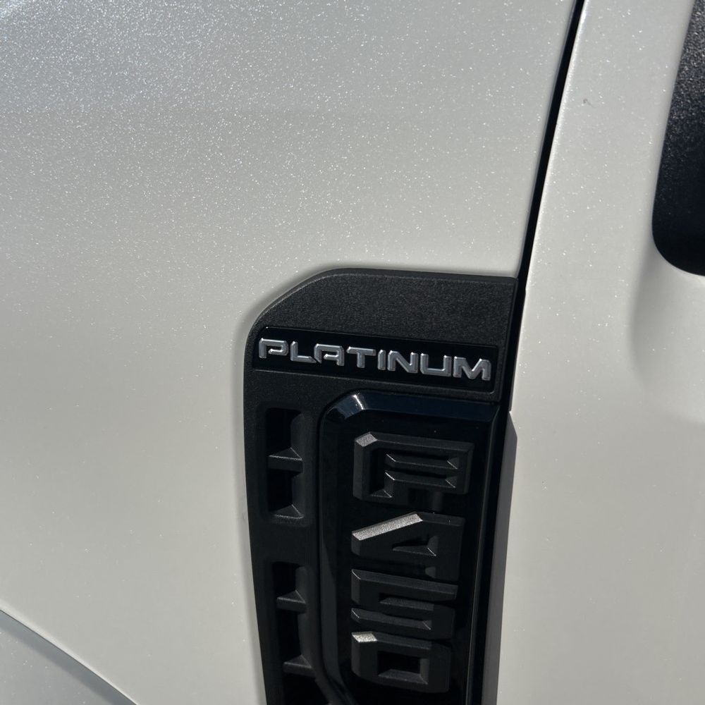 2025 Ford F-450 Super Duty Platinum